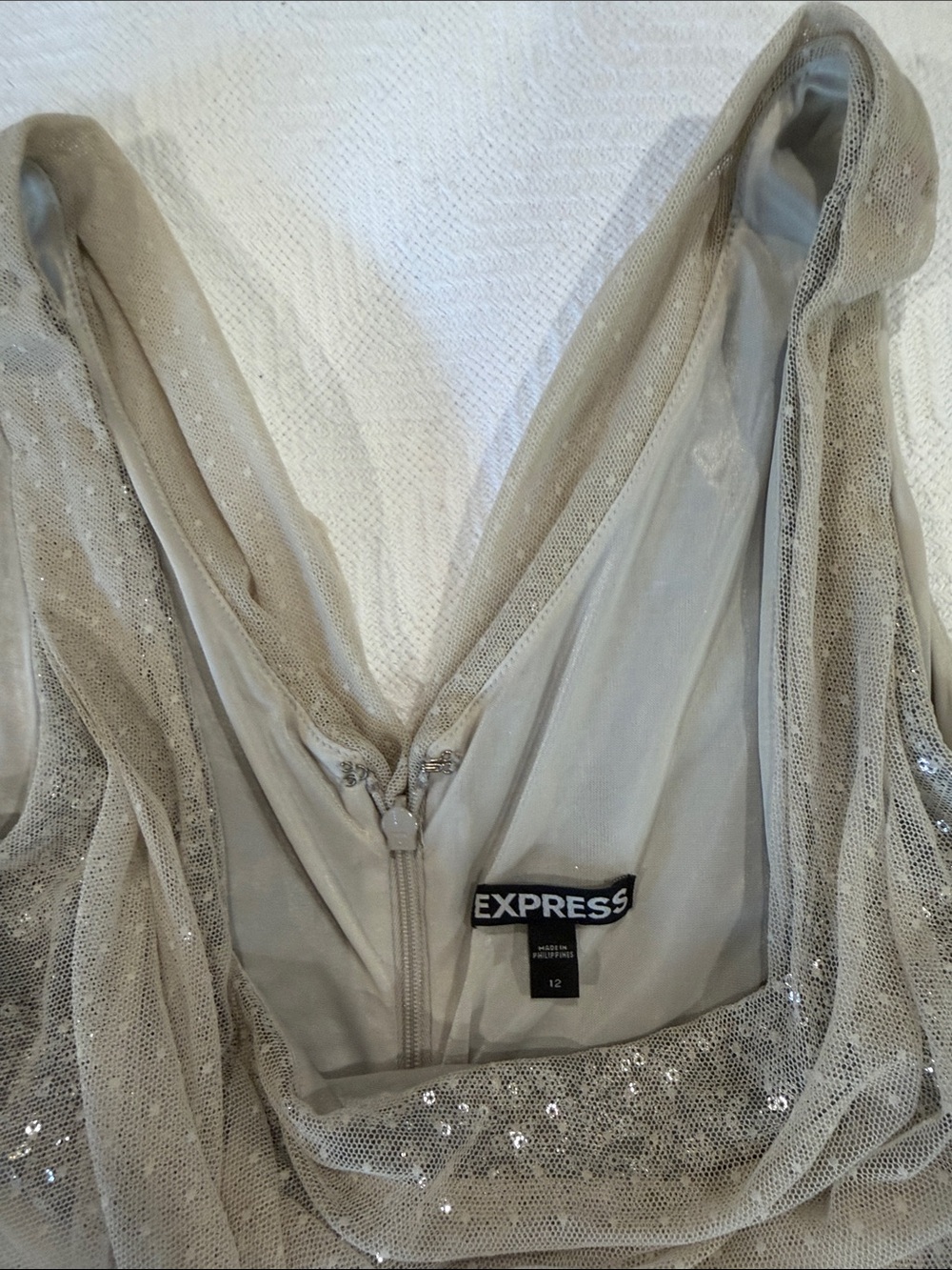 Express Champagne-Tone Sparkle Ruched Midi Dress - Picture 6 of 9